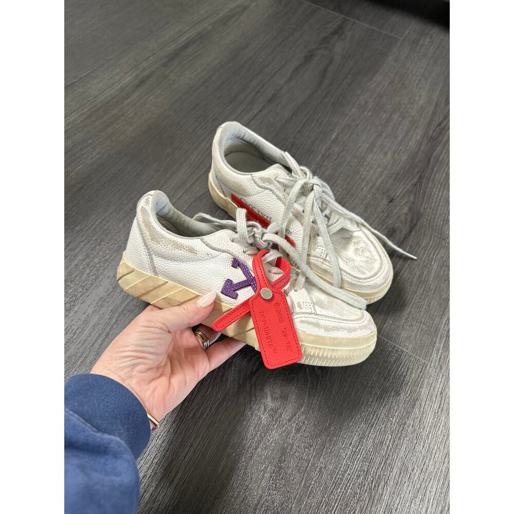 Off-White Vulcanized Low Distressed Leather Sneakers Size 36(6)